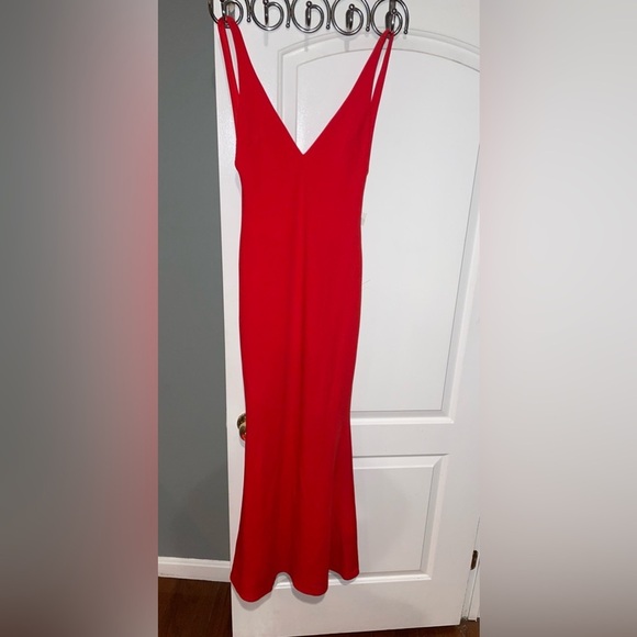 New! Katie May x Revolve Tina Red Low Back Gown in Cherry 🍒 Small NWT! - Picture 10 of 12